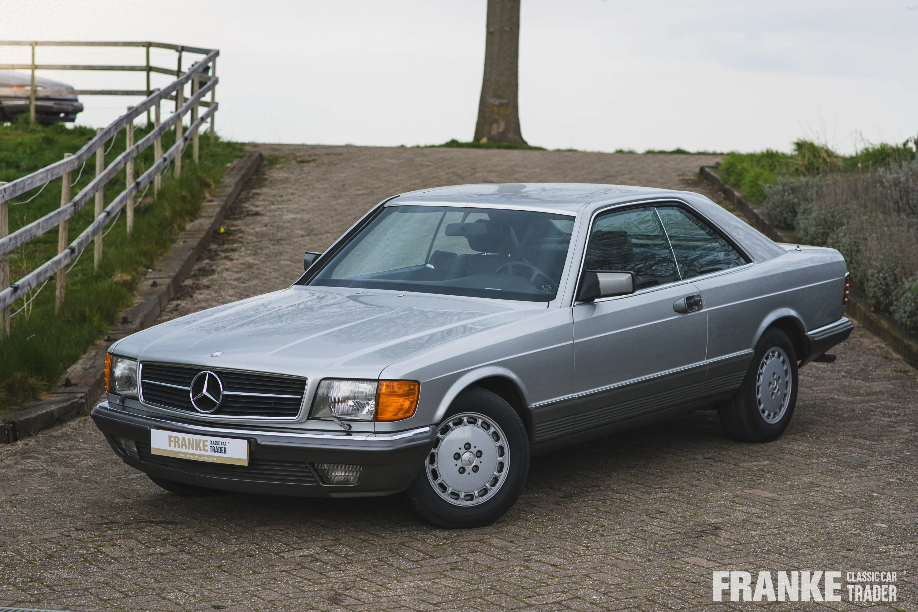 Mercedes-Benz 500 SEC - 1 mercedes 500 sec silver 834701 - 3-2024