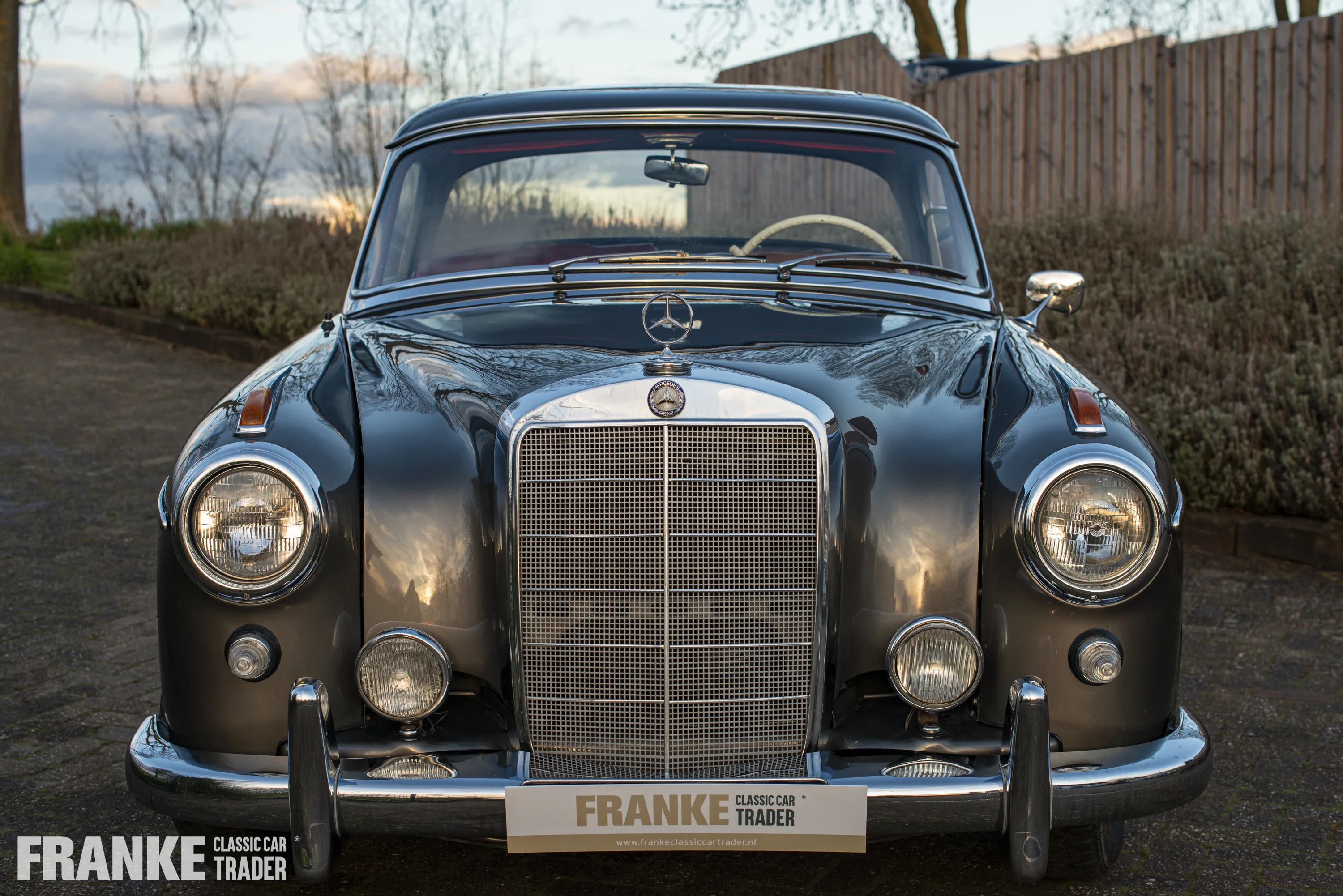Mercedes-Benz 220 SE Coupe - 11 mercedes220se coupe4935 3 - 2-2024