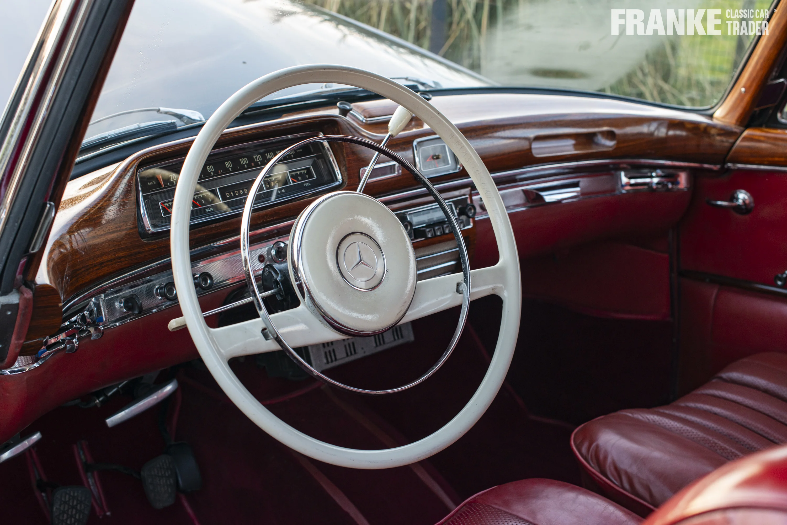 Mercedes-Benz 220 SE Coupe - 21 mercedes220se coupe4962 4 - 2-2024