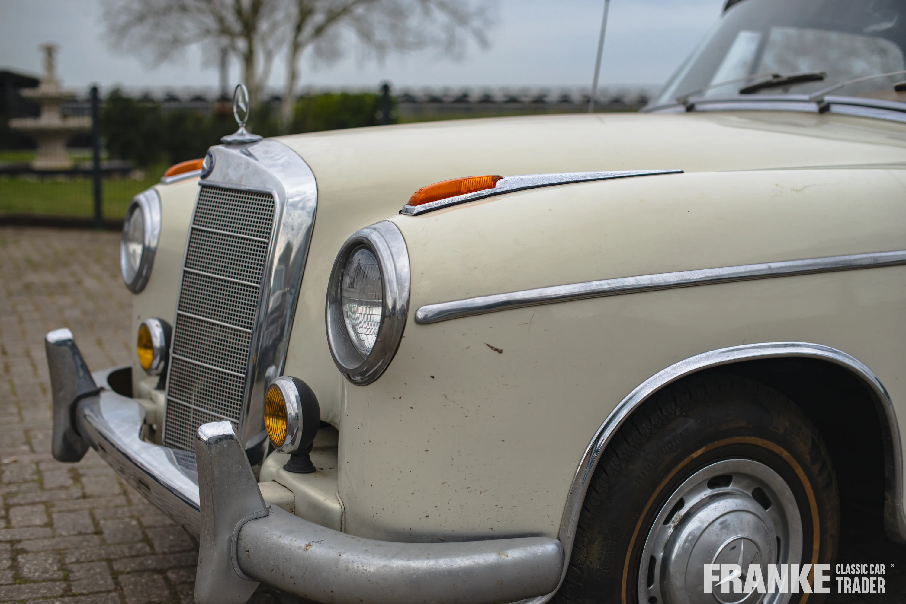 Mercedes-Benz 220 S Cabriolet - 35 mercedes 220 s cabrio beige3933 - 1-2024