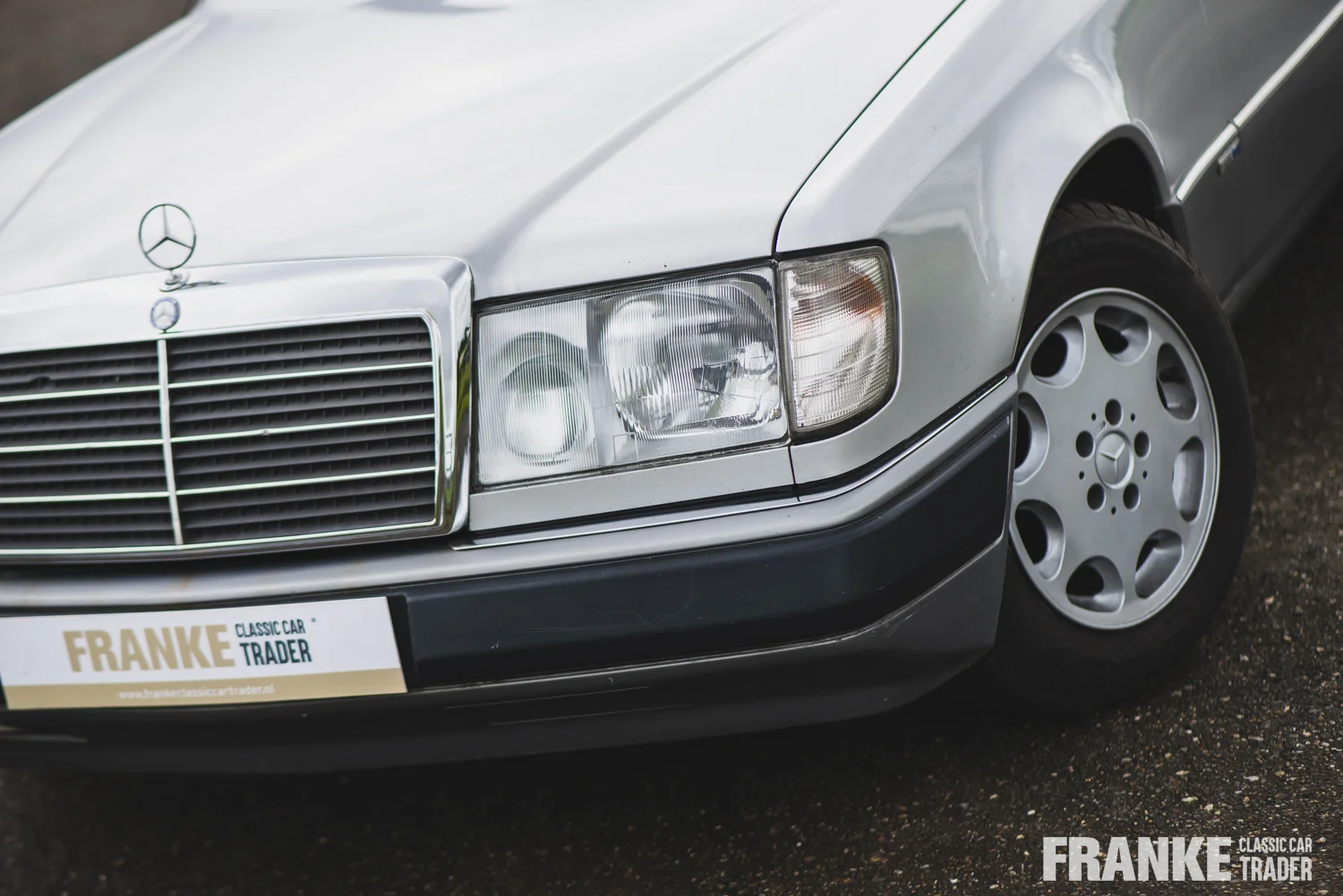 Mercedes-Benz 230 CE - 4 mb 230 cev 6198 - WDB1240431B611217