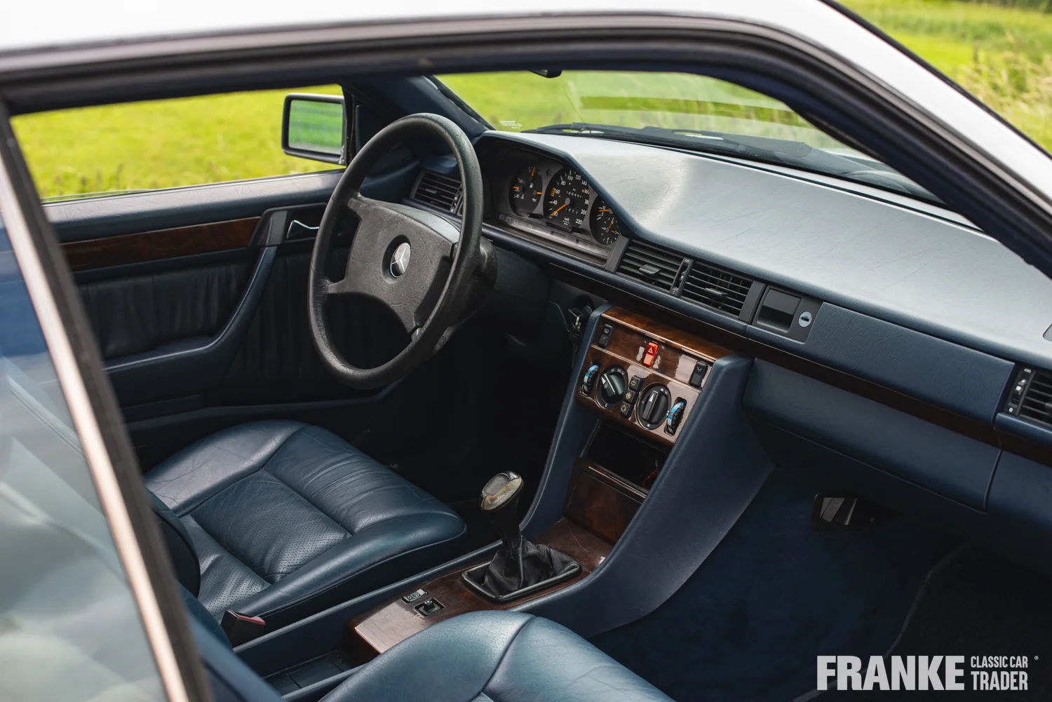 Mercedes-Benz 230 CE - 6 mb 230 cev 6266 - WDB1240431B611217