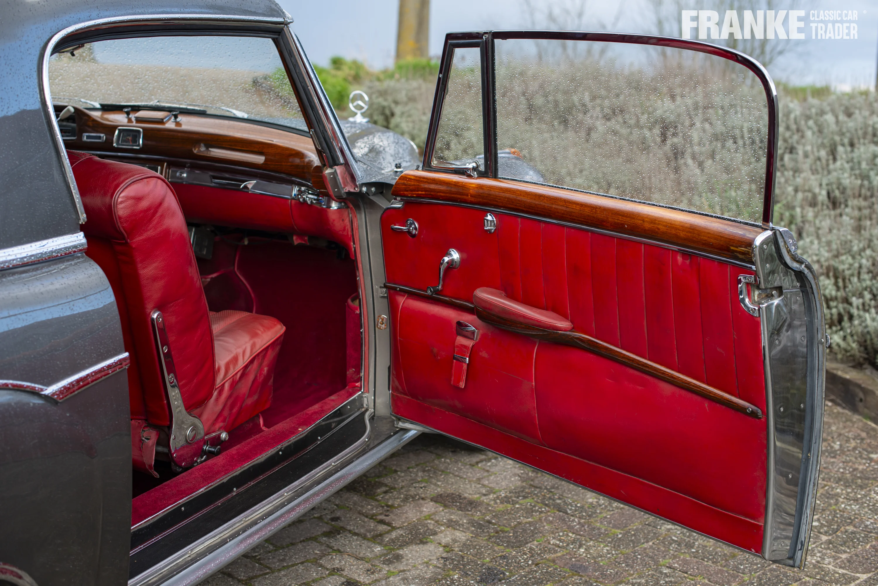 Mercedes-Benz 220 SE Coupe - 7 mercedes220se coupe4857 4 - 2-2024